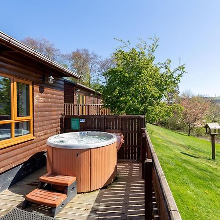 Douglas Fir Lodge With Hot Tub Cupar Kültér fotó