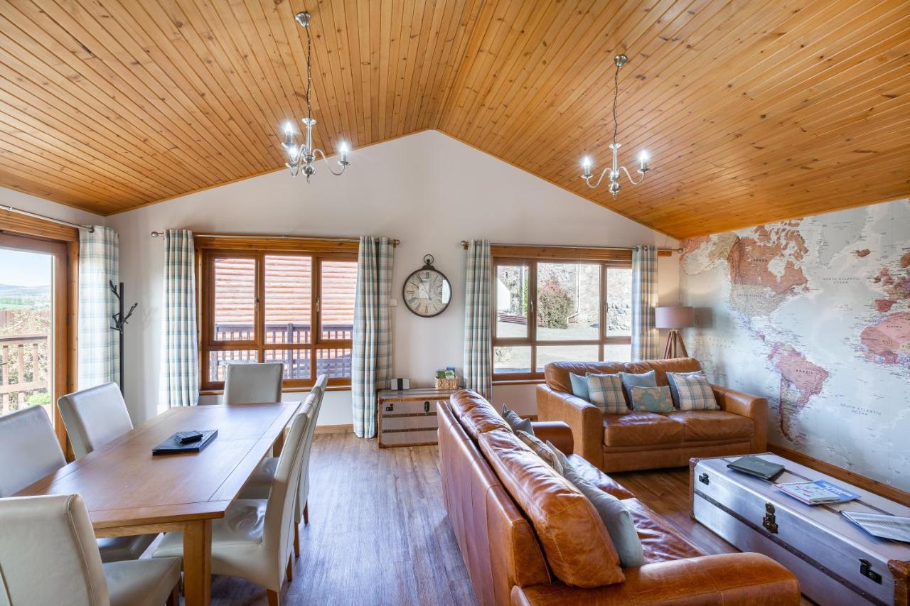 Douglas Fir Lodge With Hot Tub Cupar Kültér fotó