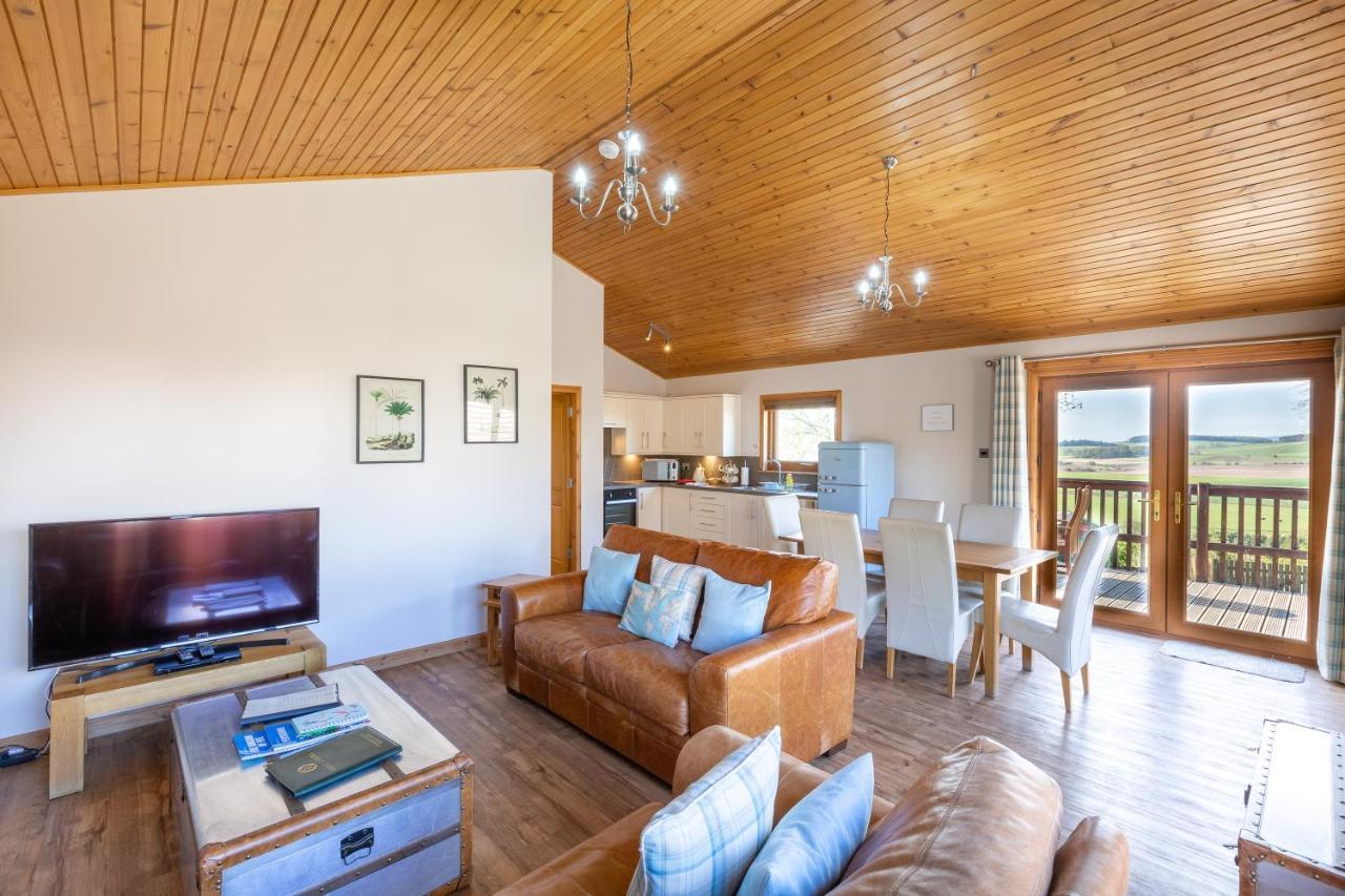 Douglas Fir Lodge With Hot Tub Cupar Kültér fotó